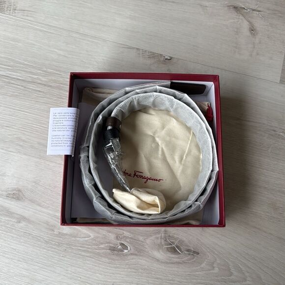 Salvadore Ferragamo Reversible and adjustable Gancini belt Black/Brown NWT in pk - Picture 7 of 9